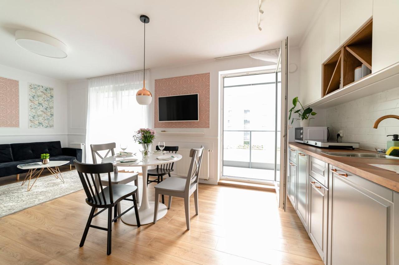 Heaven Apartment In The Old Town With Private Parking غدانسك المظهر الخارجي الصورة