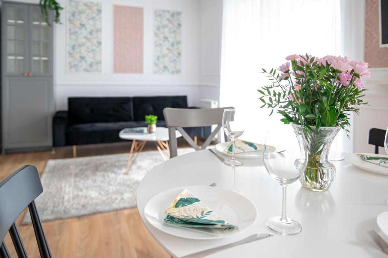 Heaven Apartment In The Old Town With Private Parking غدانسك المظهر الخارجي الصورة