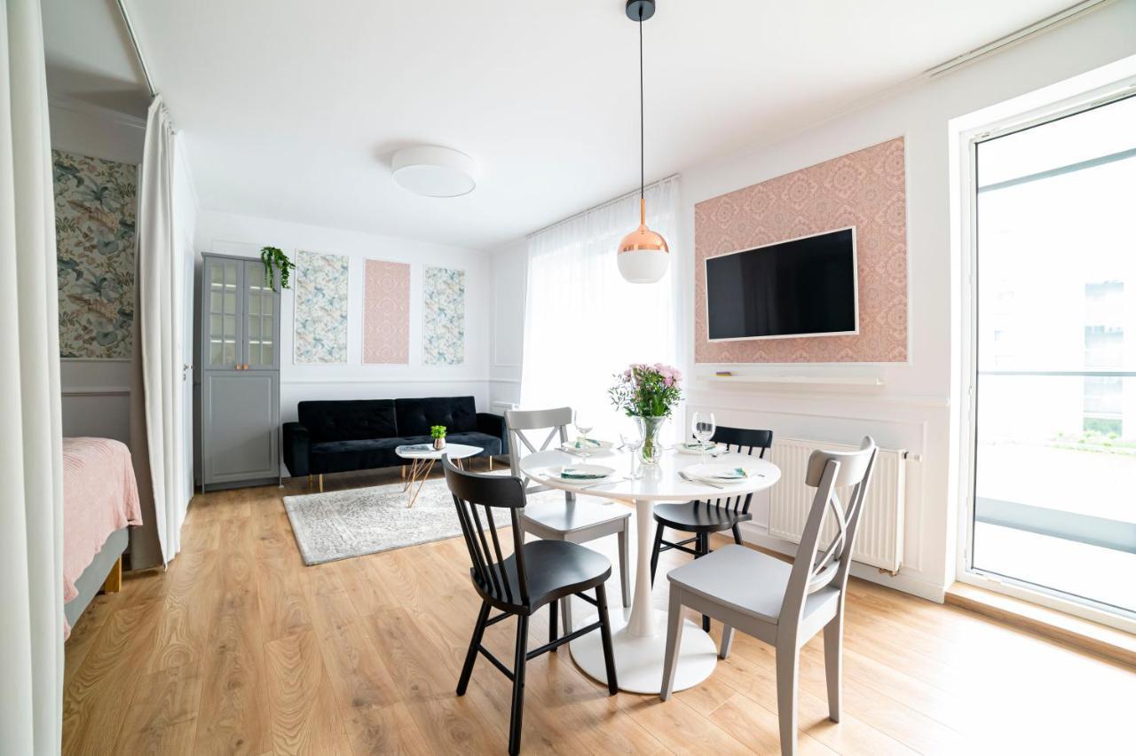 Heaven Apartment In The Old Town With Private Parking غدانسك المظهر الخارجي الصورة